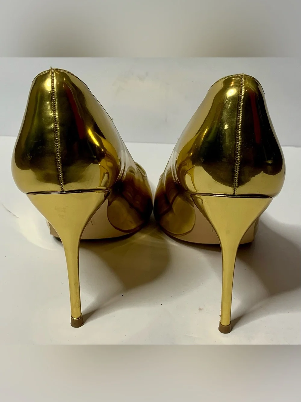 Elisabet Tang stunning metallic